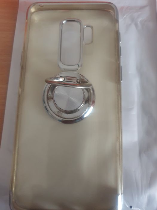 Vand 2 huse pentru s9+ si una pentru oppo reno 8T ,5G,Noi