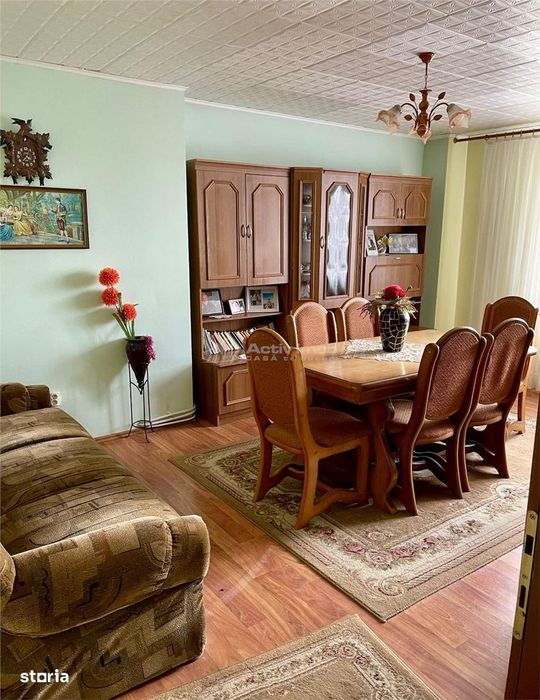 Apartament 4 camere decomandat – zona centrala, Aiud