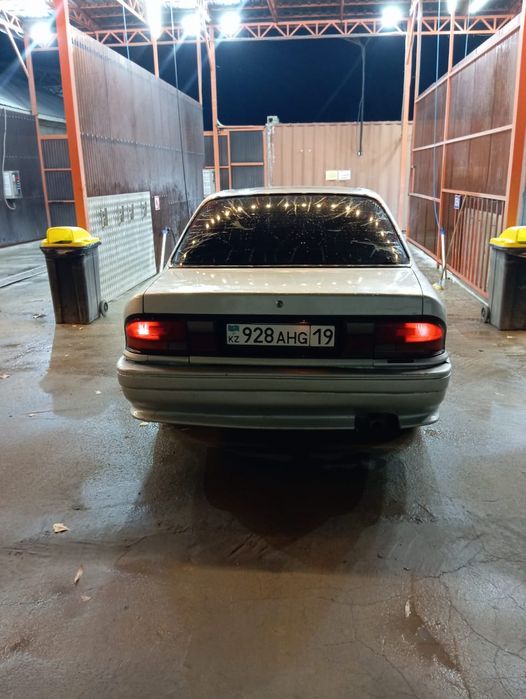 Машина Митсубиси галант