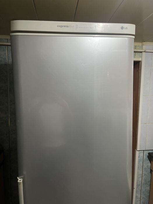 Продам холодильник