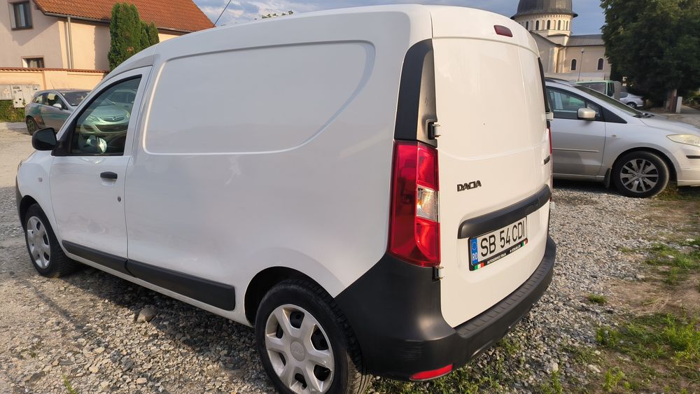 Vând Dacia dokker