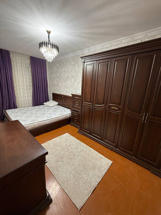 Продаю квартиру в центре ц13 Лабзак 3х комнатную с большим балконом