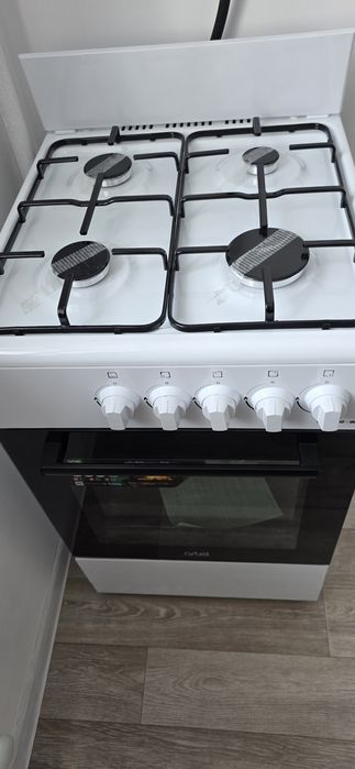 Газ плита новая.