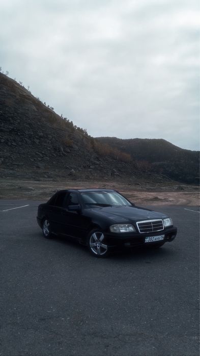 В продаже Mercedes 202