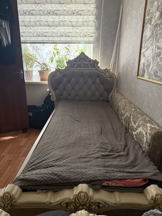 Продаётся кровать в классическом стиле