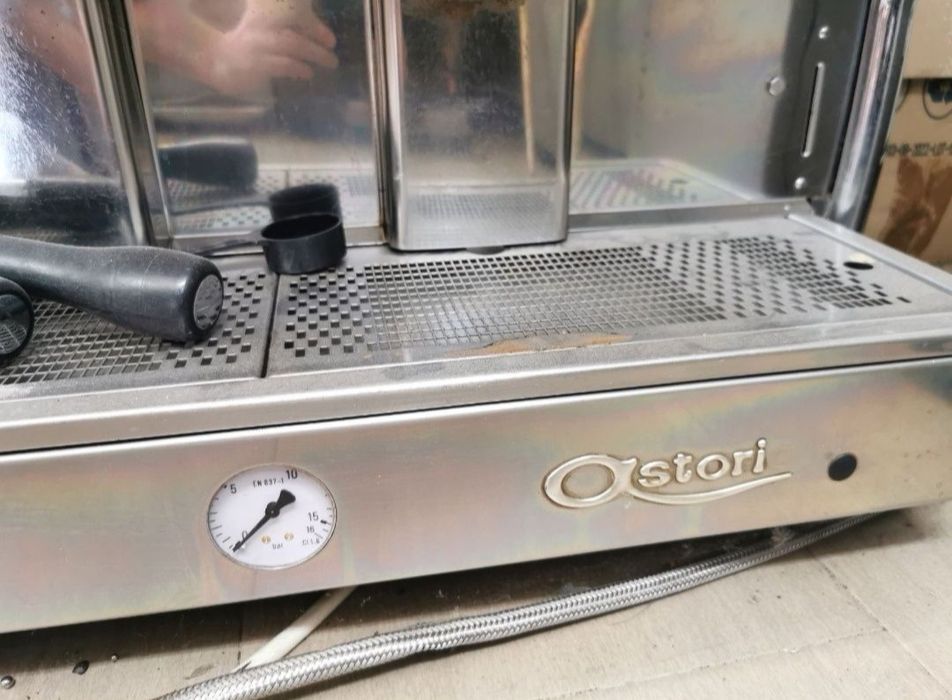 Aparat espresso Astoria (funcțional, nerevizionat)