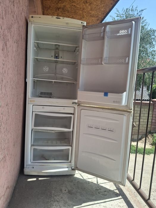 Продам холодильник елжи
