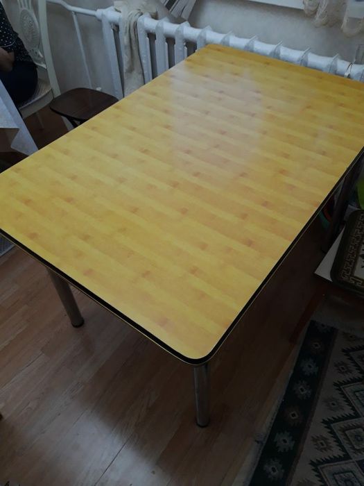 Продам стол 90*120