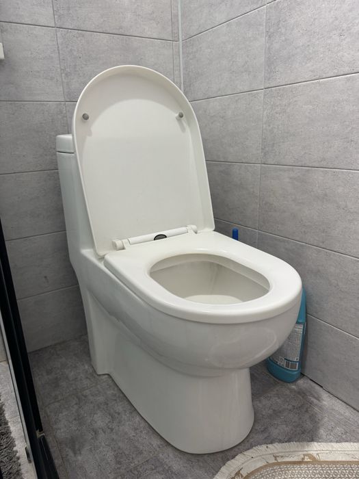 Продам УНИТАЗ г.Алматы