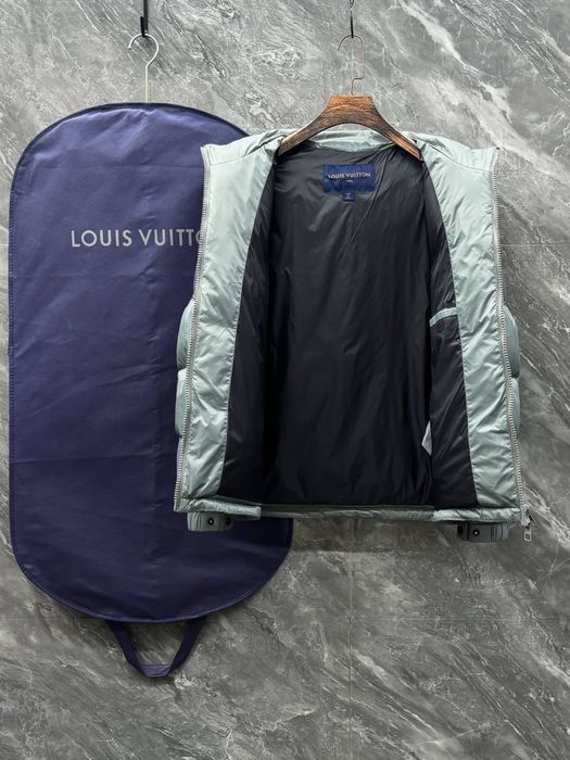 Geaca Louis Vuitton , calitate premium , pe stoc , M