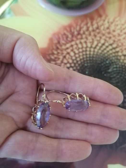 Продам золотые серьги