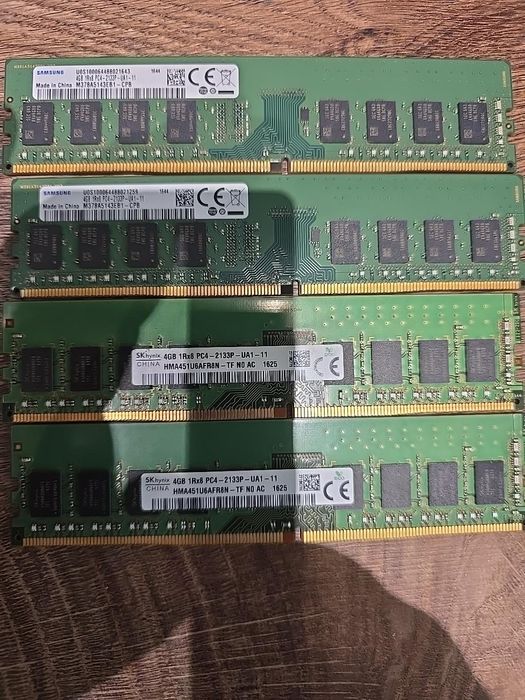 Placute RAM  DDR4 4x4GB  16 GB RAM