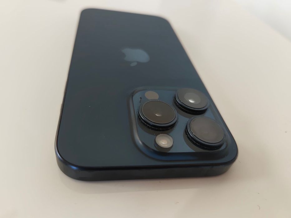 Продавам Ipfone 15 Pro