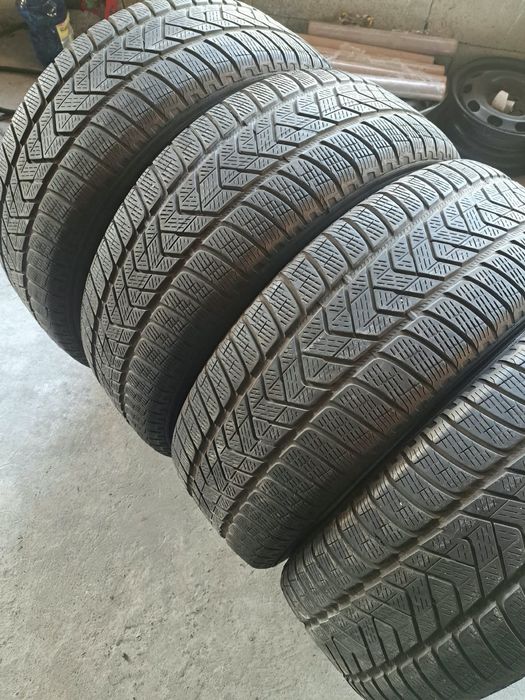 4 anvelope iarnă 235 65 r17 Pirelli