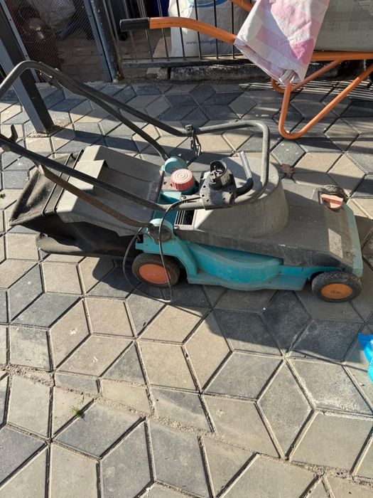 Газонокосилка электрическая