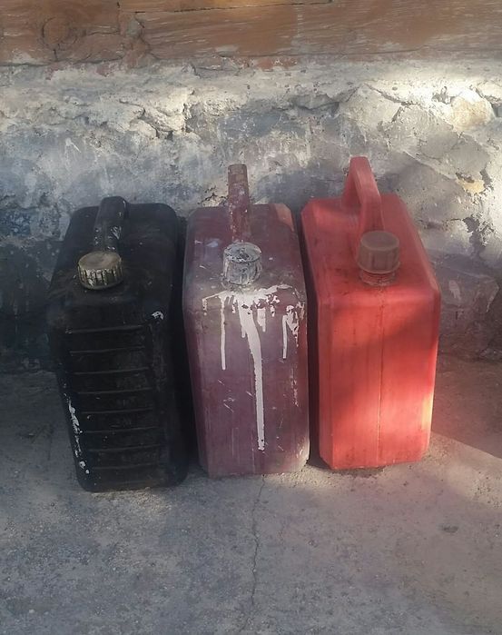 Канистры оптом, можно по отдельности.