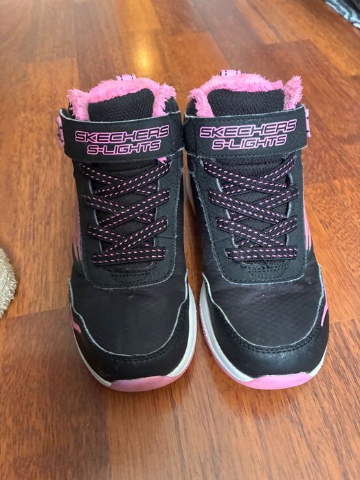 Непримокаеми боти Sketchers