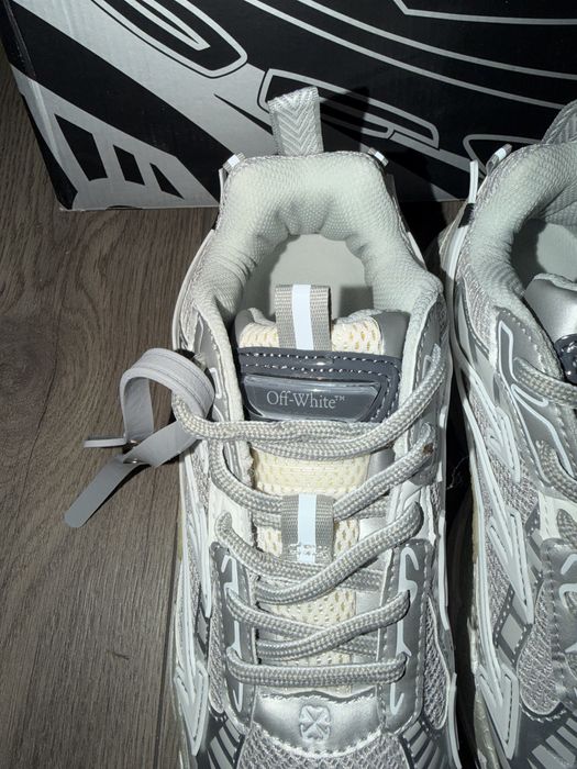 Off White Be Right Back