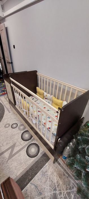 Продам детскую кроватку
