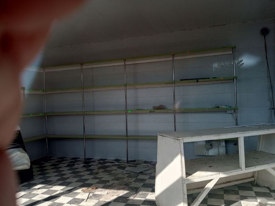 Витрины полкала стол стулар сотилади