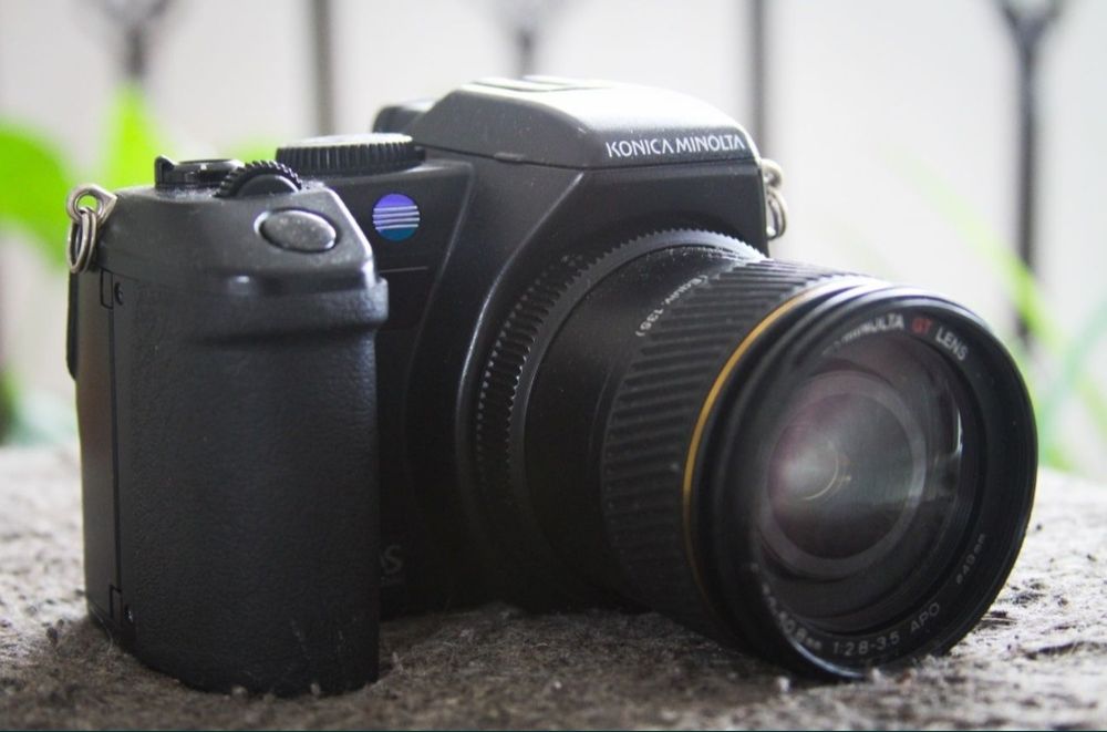 Vând konicaminolta dimage a200