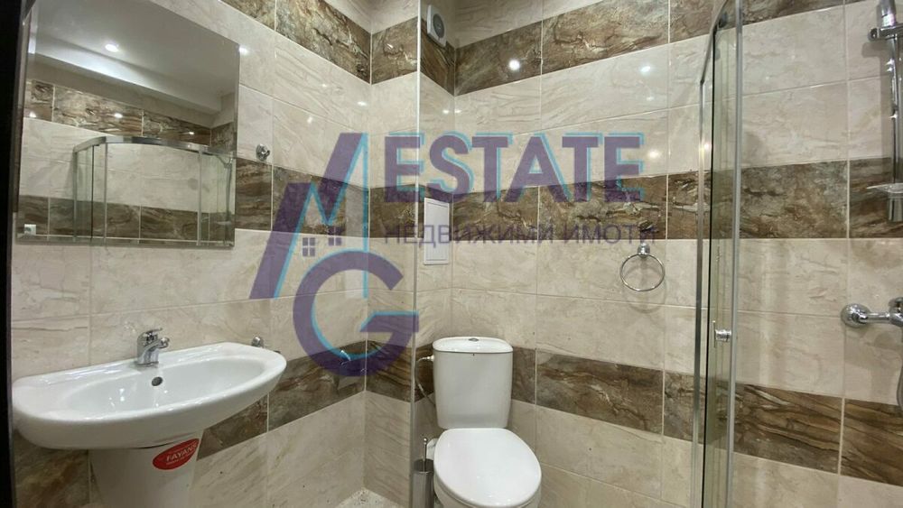 Двустаен апартамент със собствен двор 30 кв.м. в затворен комплекс