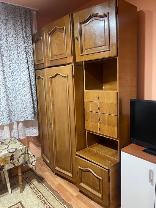 Inchiriez garsoniera zona UMT