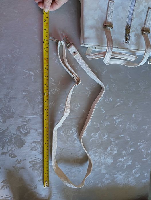 Малка бяла дамска чанта