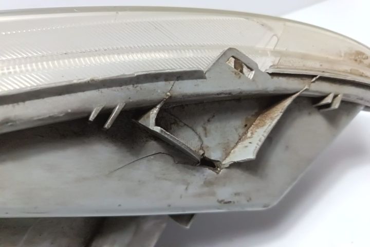 Far stanga Cu defecte Opel Vivaro A