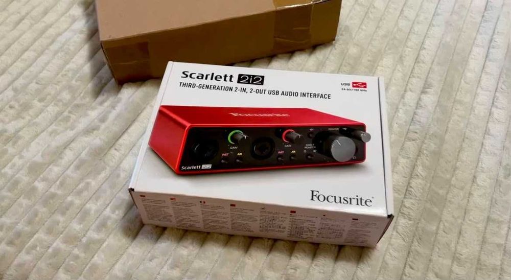 PRET NOU: Studio complet RØDE NT1-A + Focusrite Scarlett 2i2 3rd Gen + accesorii