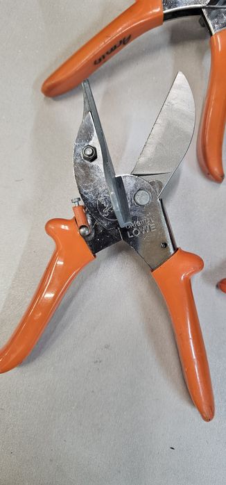 Foarfeca profesionala pentru profile .Taiere la unghi