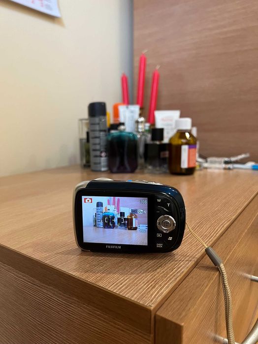 Фотоапарат Fujifilm 12 Mp с подаръци