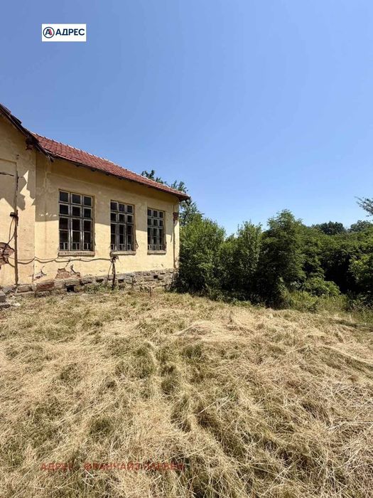 Къща в Ловеч, област-гр.Троян площ 160 цена 58000