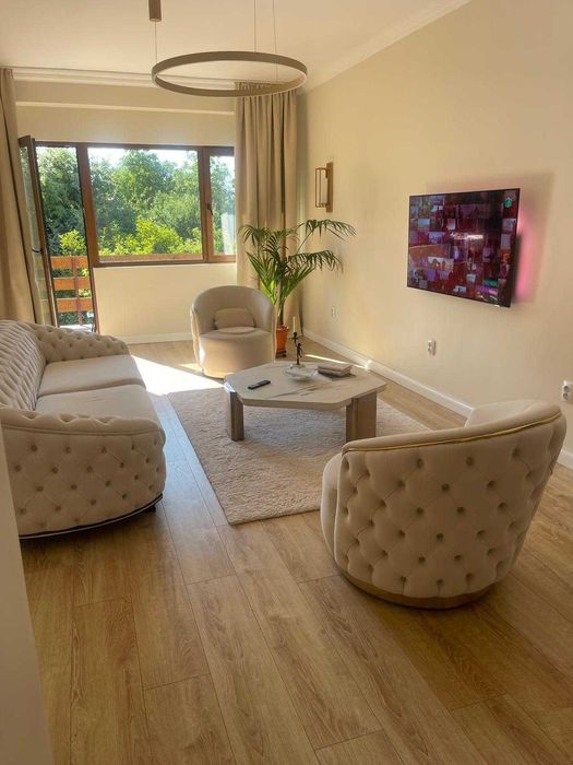 Apartament semicentral, în asociație, premium, cu finisaje de lux.