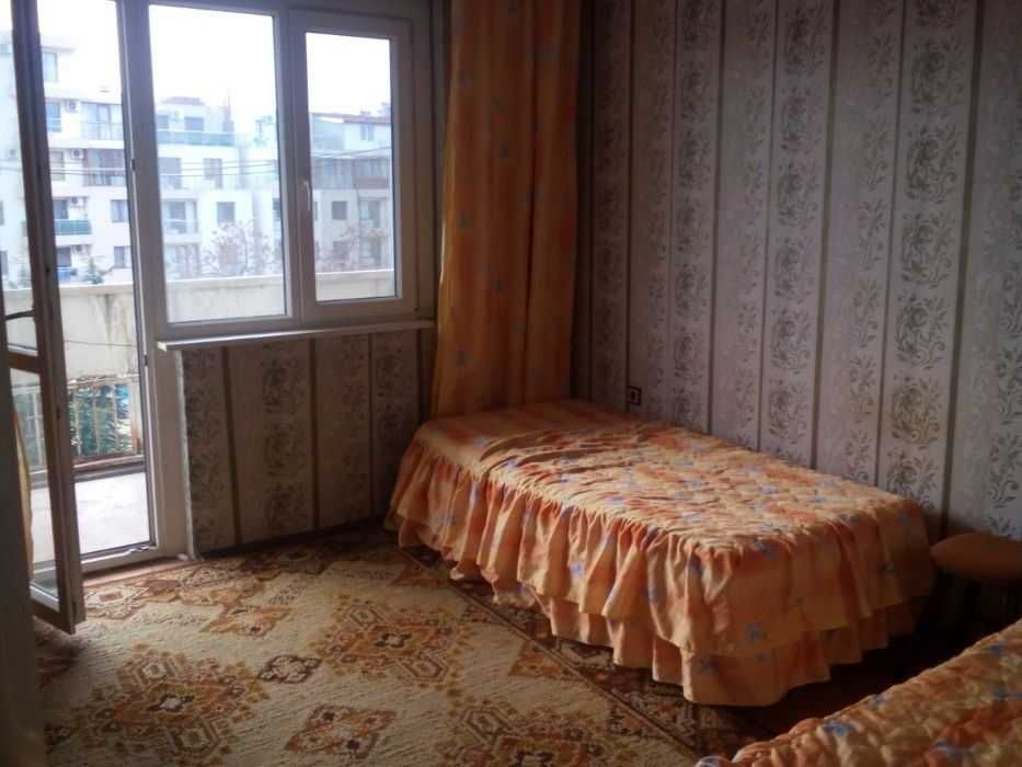 Тристаен апартамент в кв. Левски В