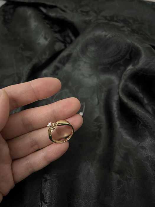 Золотое кольцо Вес - 2,32 . Размер 18