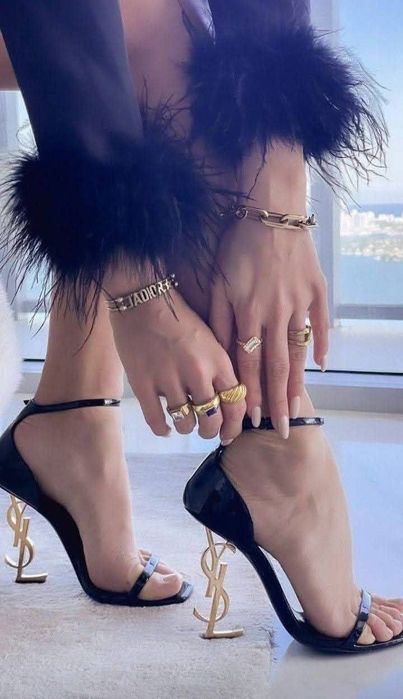 Sandale Ysl Lucioase !
