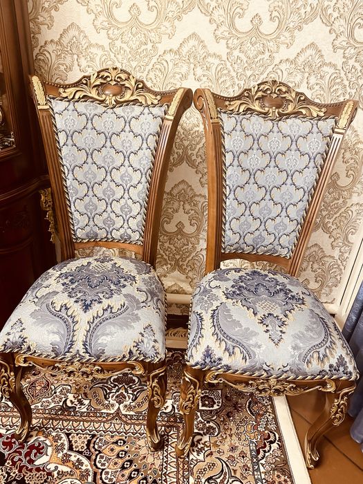 10 та комплект стул сотилади, ҳолати идеал