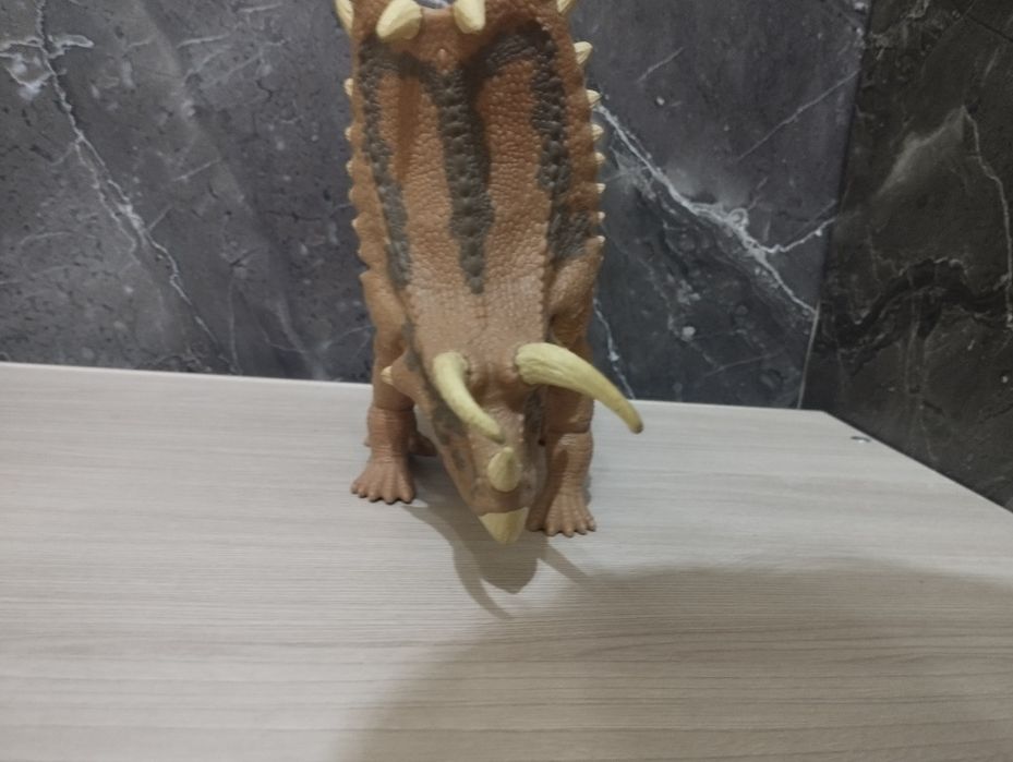 Динозавр mattel Jurassic world