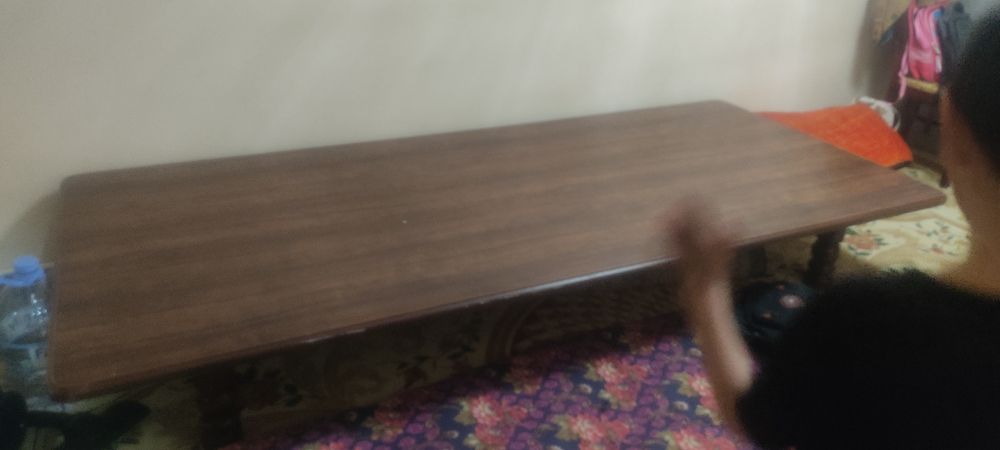 Stol.va Hontaxta  Sotiladi