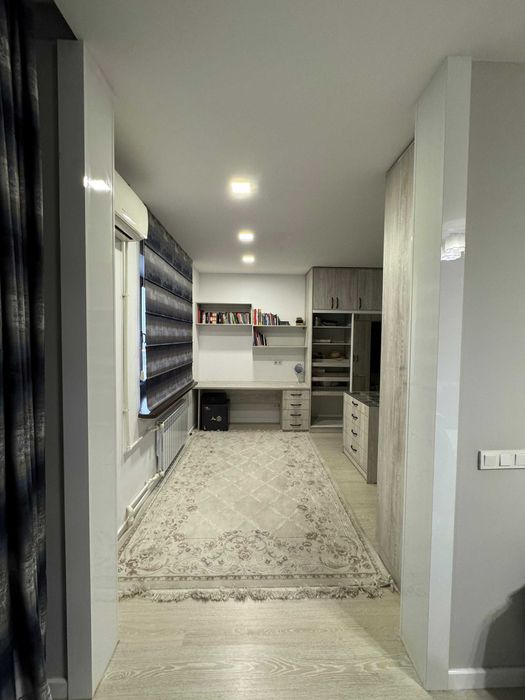 Продам 4-х комн квартиру