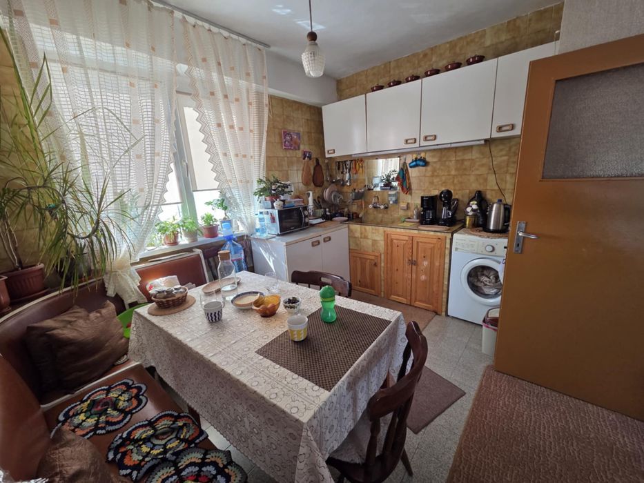 Продава се Тристаен апартамент в Разград, Абритус - 76 кв.м за 1202 €/кв.м - Снимка #5