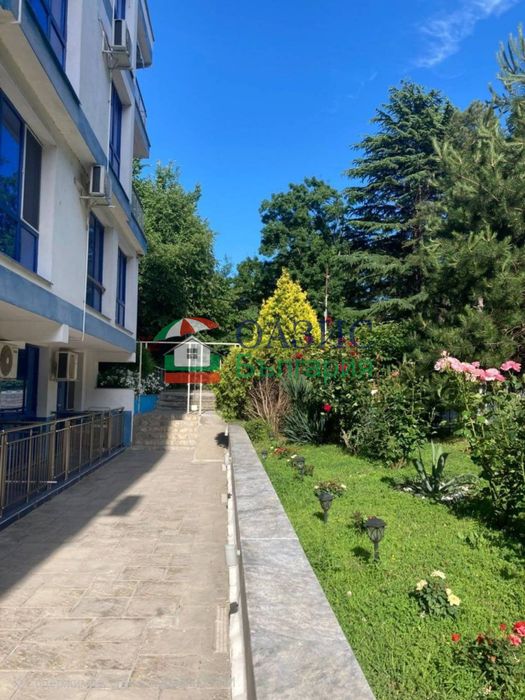 Апартамент с 1 спалня, 44 кв. м., партер, "Блу Бей Палас" Поморие, България - снимка 9