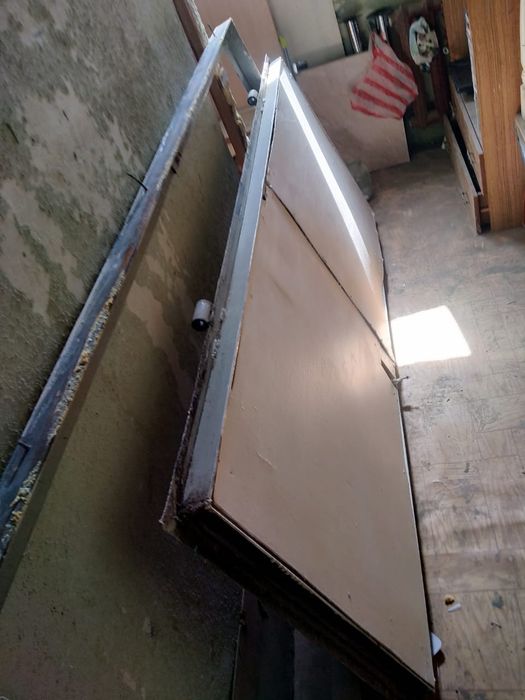 Дверь выходная 2шт