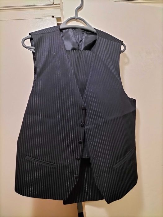 Costum bărbătesc nou