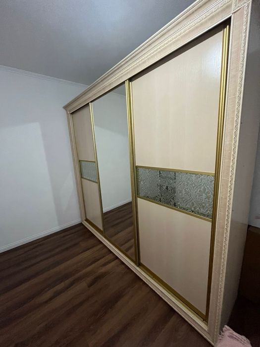 Шкаф-купе продоется