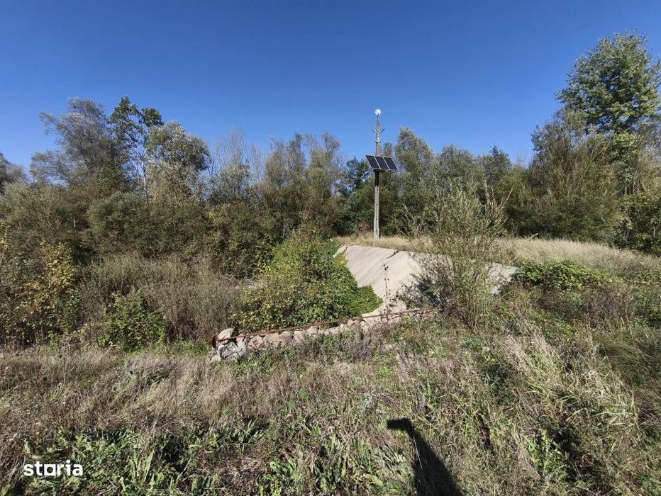 Teren imprejmuit cu iaz indiguit, 7200mp, Fratautii Vechi, Radauti