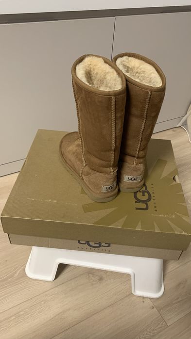 Ugg ботушки за зимата за момиче