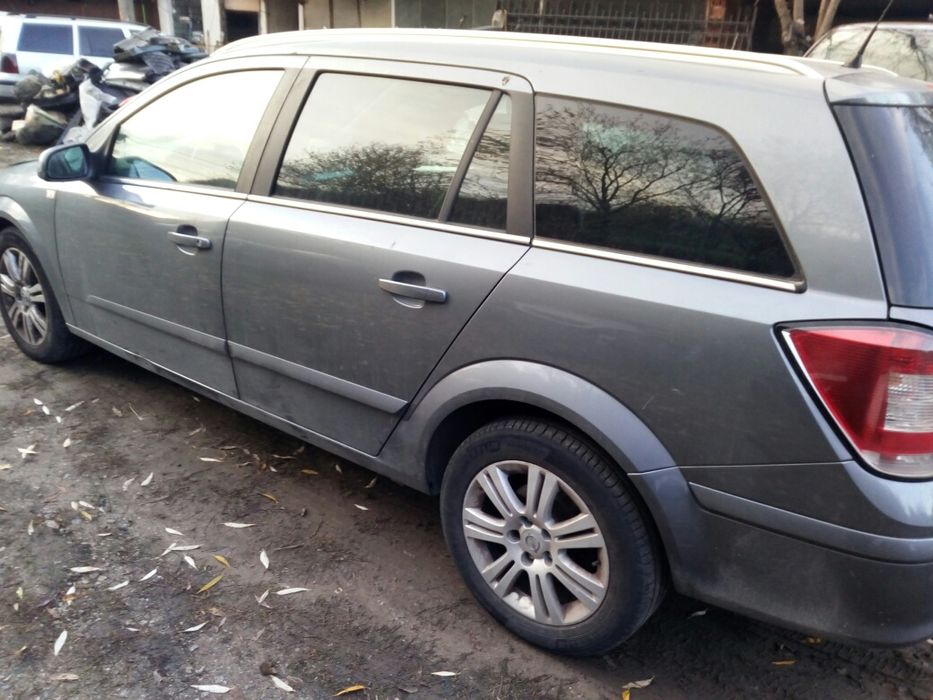 Опел Астра Х комби Z17DTH(НА ЧАСТИ