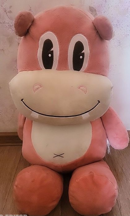 Розовый бегемотик